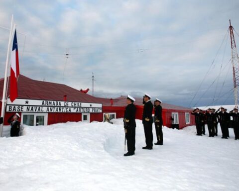 Base Arturo Prat Antartica.jpg